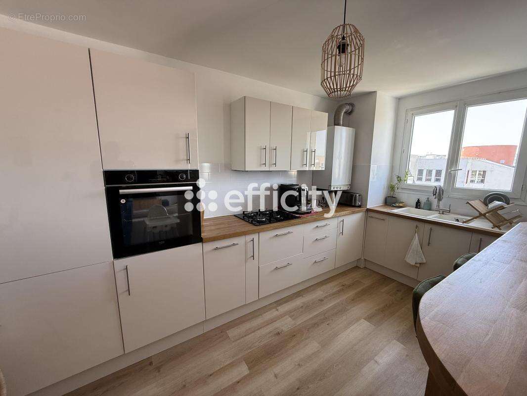 Appartement à MONTIGNY-LE-BRETONNEUX