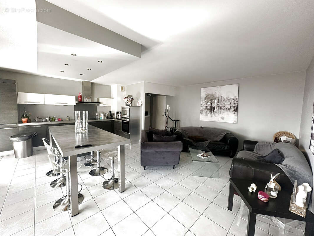 Appartement 3 pieces de 75 m2  avec box ferme de 19 m2 a saint-raphael - photo 5
