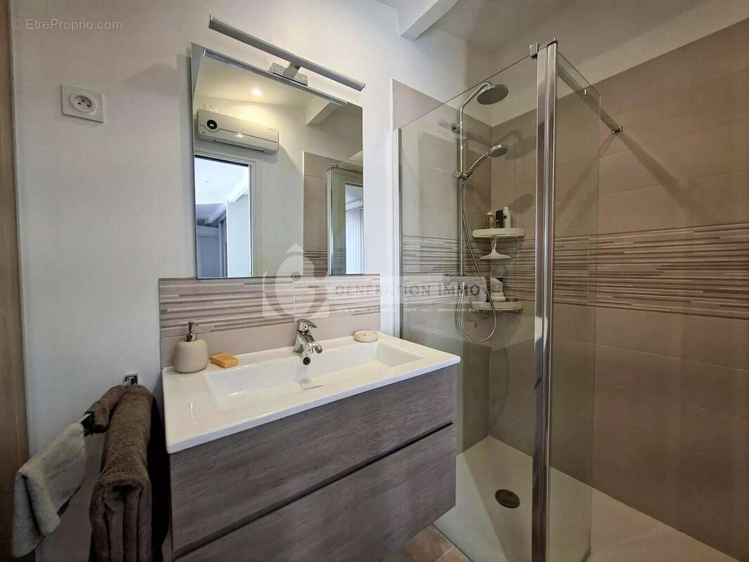 Villa de plain-pied avec piscine à Fontvieille - photo 20