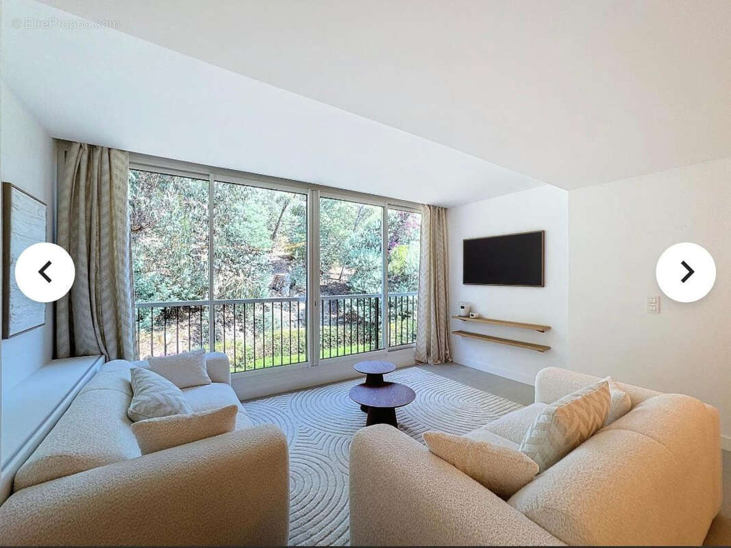 Appartement à VALLAURIS