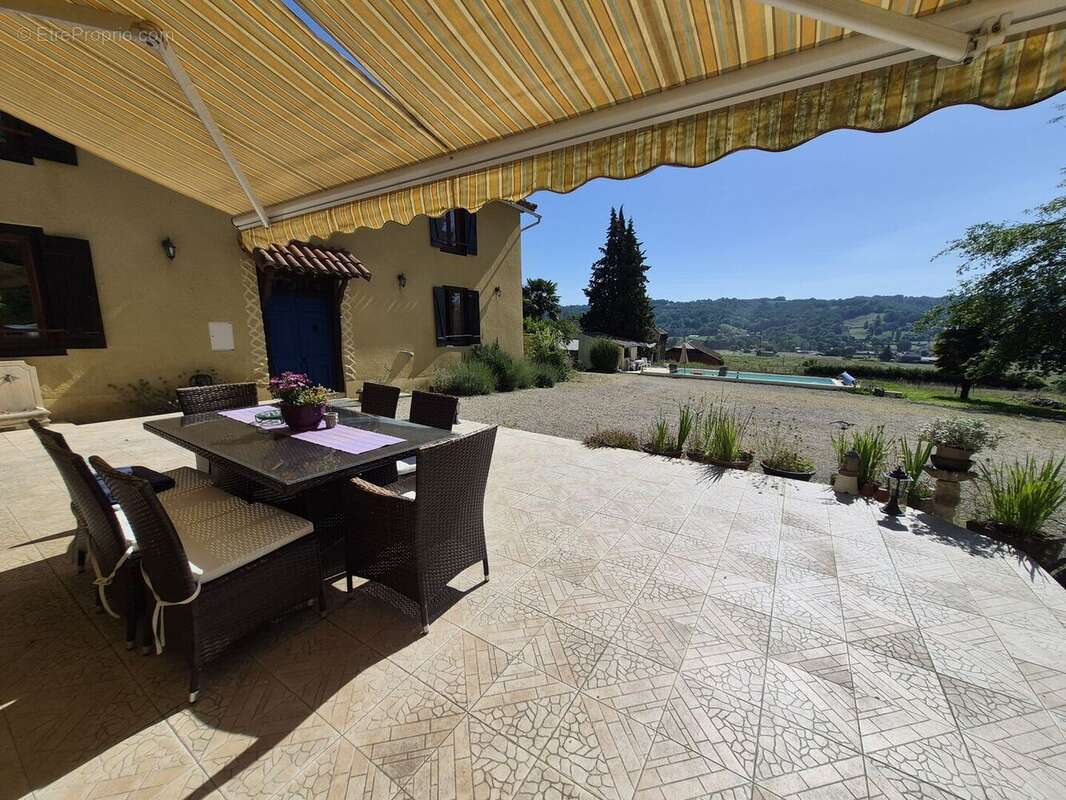 Terrace 1 - Maison à BONREPOS