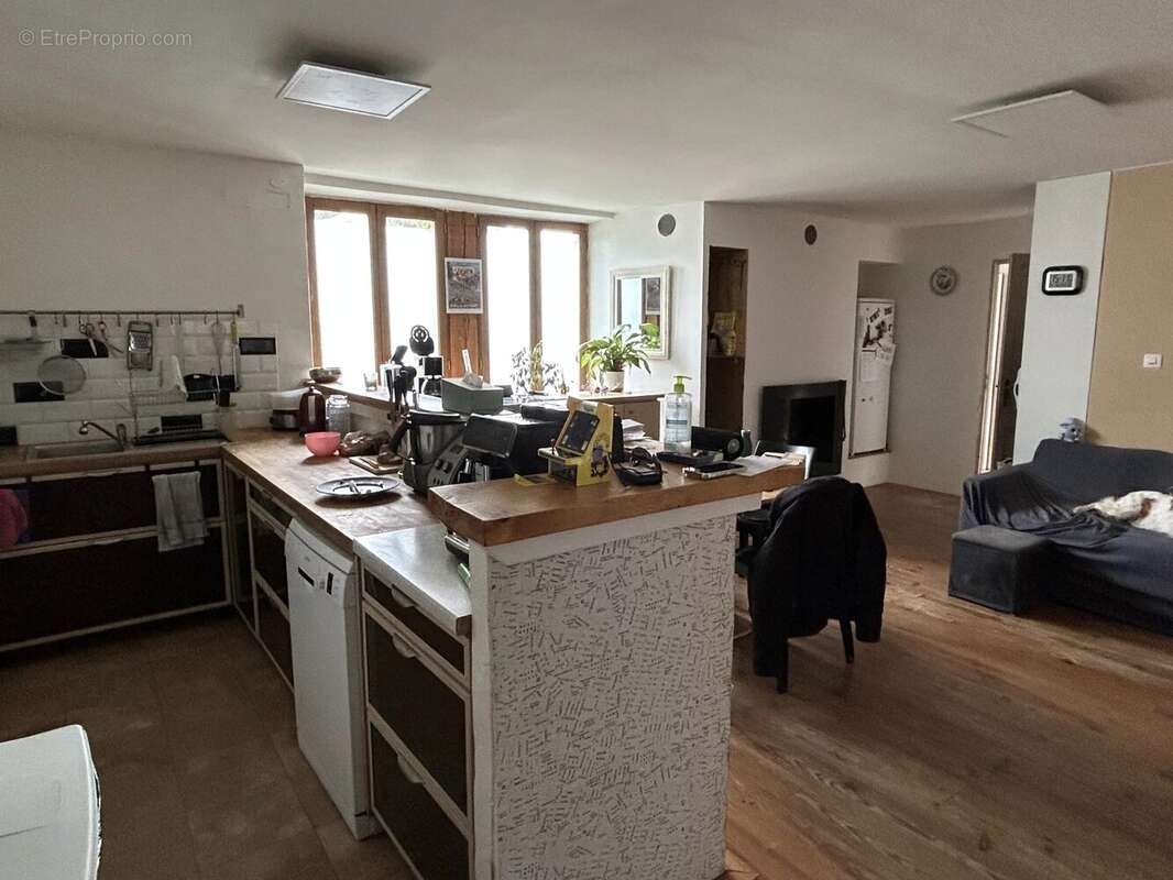 Maison à CHAMPAGNE-SAINT-HILAIRE