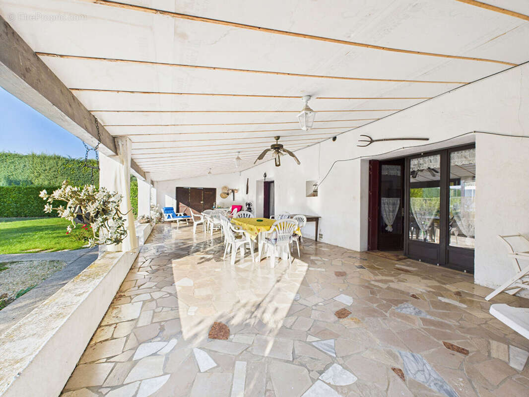 Maison à CHATEAUNEUF-SUR-ISERE