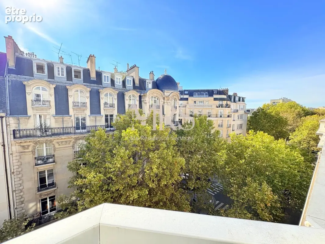 Appartement à PARIS-16E