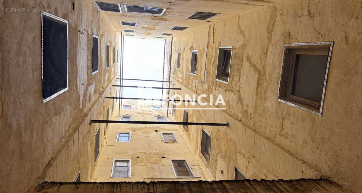 Appartement à MARSEILLE-3E