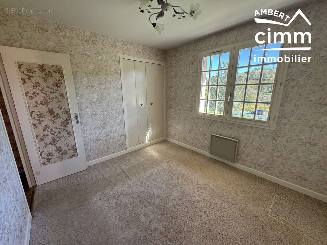 Maison à SAINT-DIER-D&#039;AUVERGNE