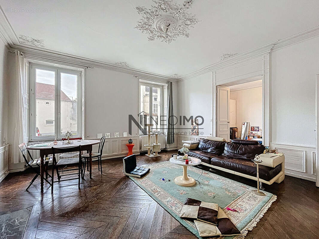 Appartement à NEUFCHATEAU