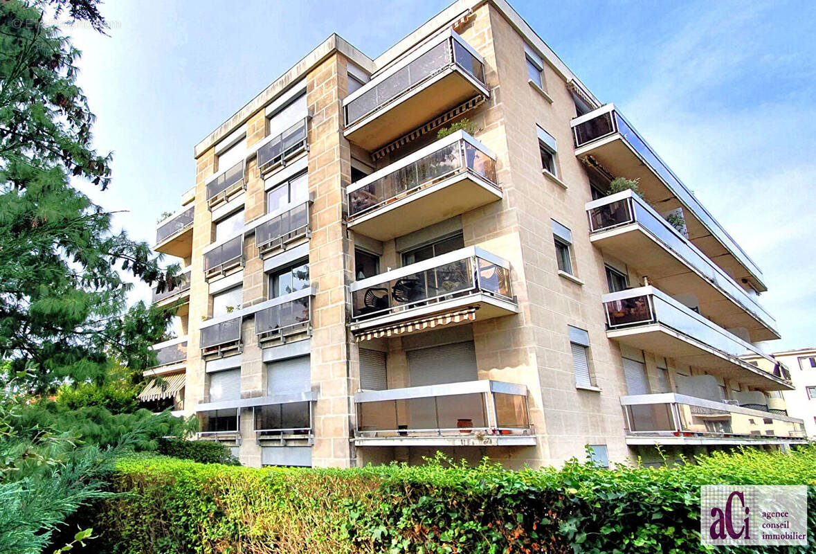 Appartement à L&#039;HAY-LES-ROSES