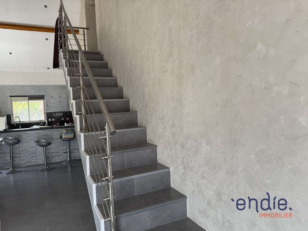 Maison à MORNAY-SUR-ALLIER