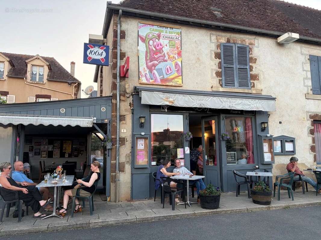 Commerce à CHAILLAC