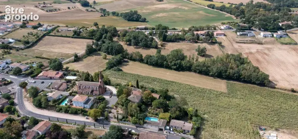 Photo Terrain à Saint-Jean-Lherm au prix de 135 000€