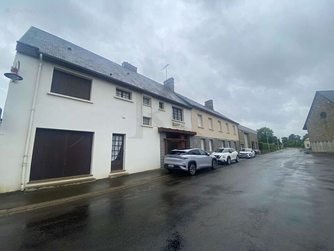 Maison à SAINT-ROCH-SUR-EGRENNE