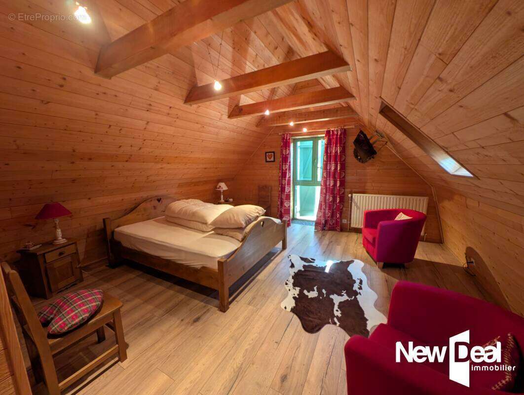 Maison à SERVIERES-LE-CHATEAU