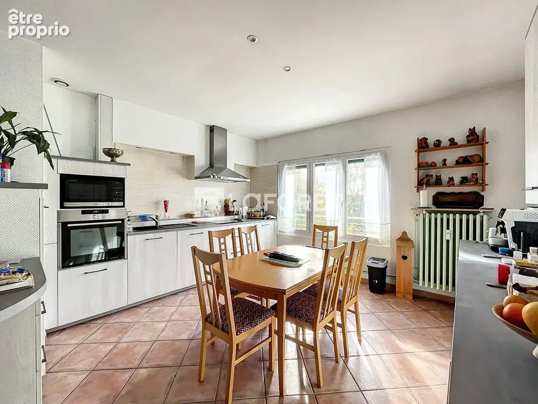 Appartement  T3 -83.40 m2 - ,NEUVILLE SUR SAONE 69250 - photo 4
