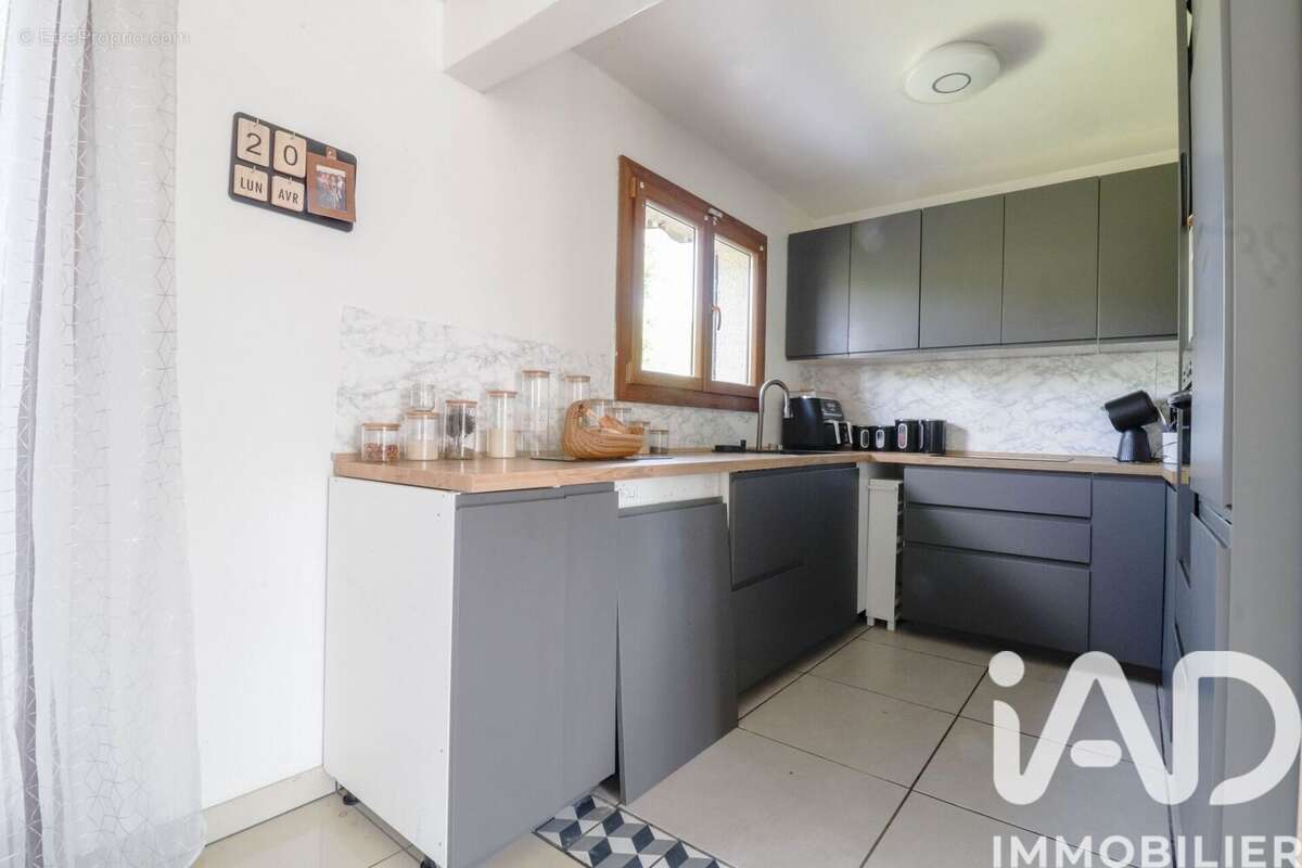 Maison 101 m² à Saulx-Les-Chartreux  - photo 8