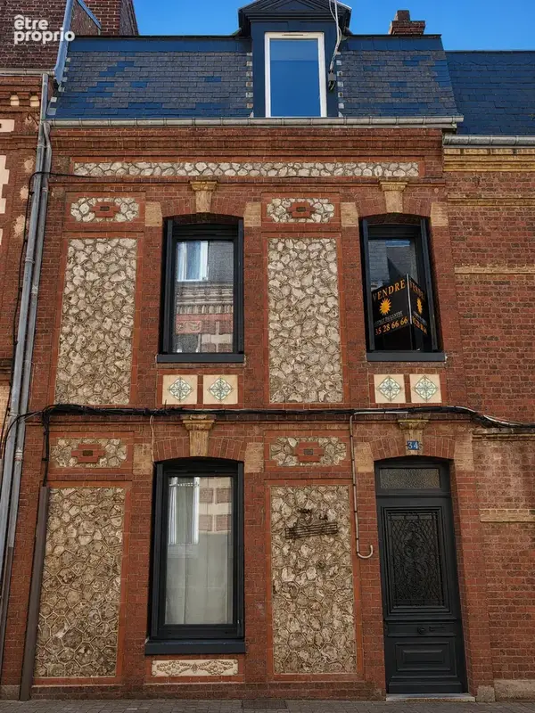 Maison  avec cour en vente quartier Bénédictine à deux pas de la mer et des commerces à pieds - photo 1
