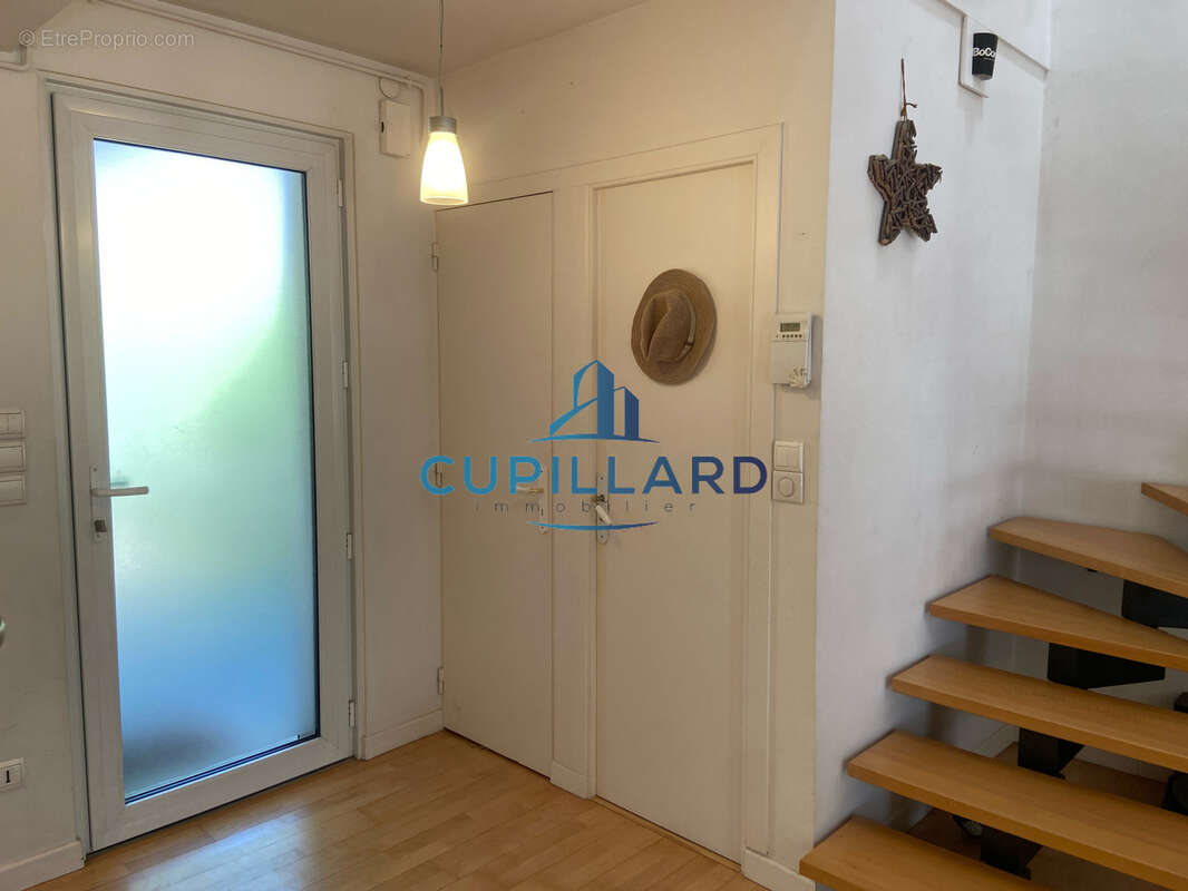 Maison T5 - 97m2 - Véranda - garage - secteur Marcombes - photo 5