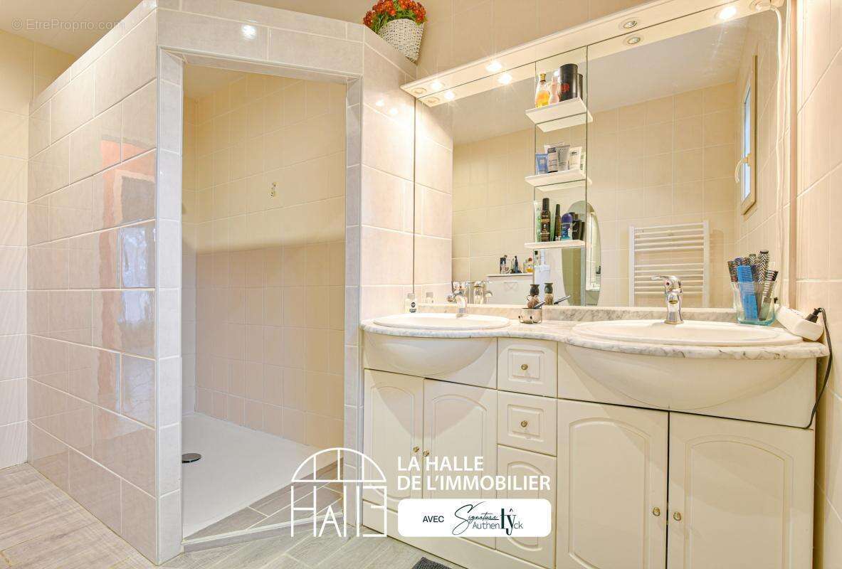 Maison à MAGNAC-BOURG