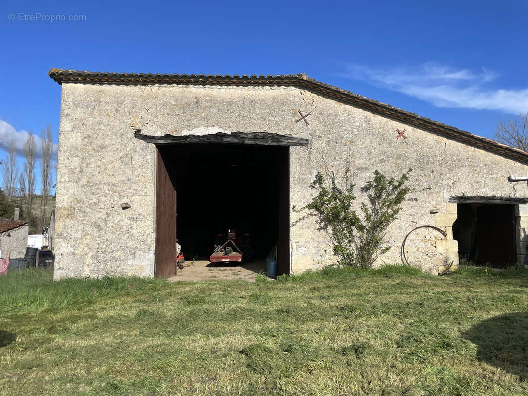 Maison à PUJOLS