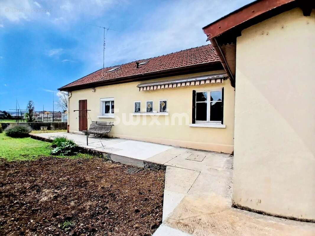Maison à CHAMPAGNOLE
