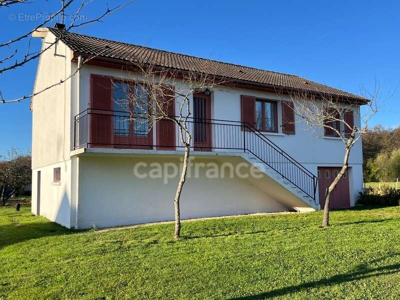 Maison 4 pièces - sous sol total - terrain de 2146m2 - dépendances - SAINT FARGEAU (89) - photo 15
