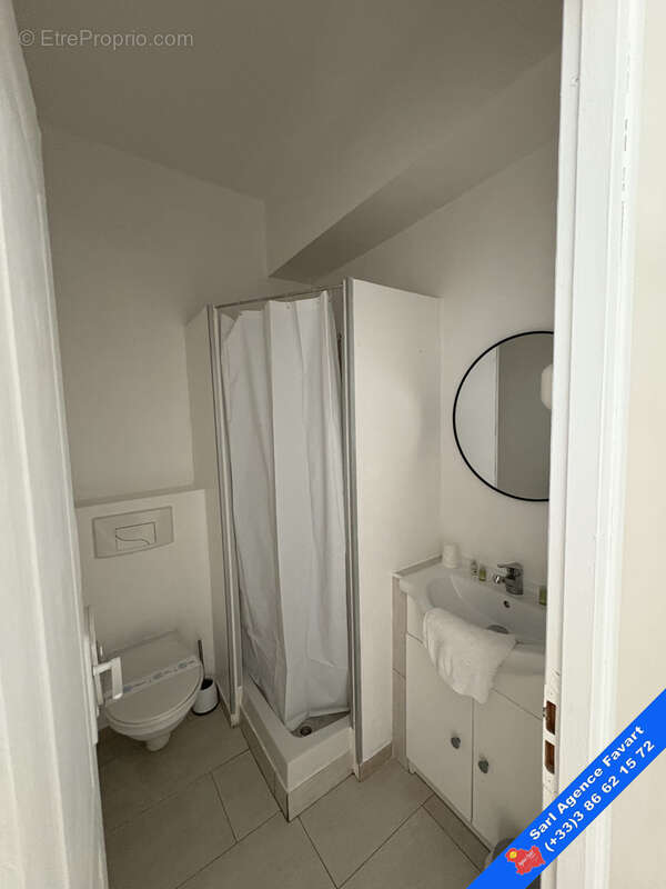 Appartement à LAROCHE-SAINT-CYDROINE