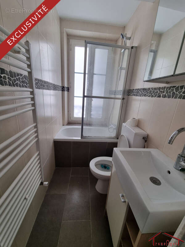 SALLE DE BAIN - Appartement à PARIS-18E
