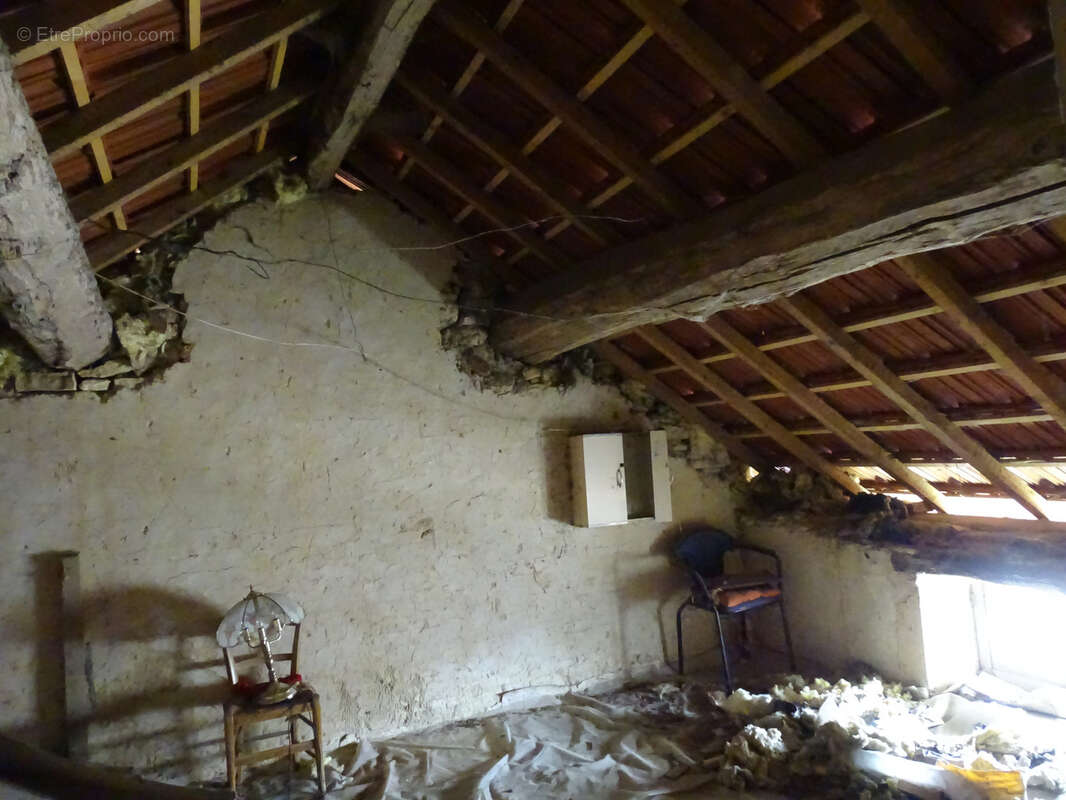 Maison à MONTIGNY-SUR-AUBE