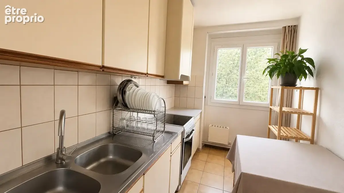 Grand F2 avec balcon et parking - photo 3