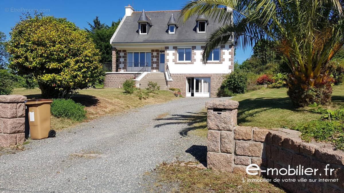 Maison à PLOUEZEC