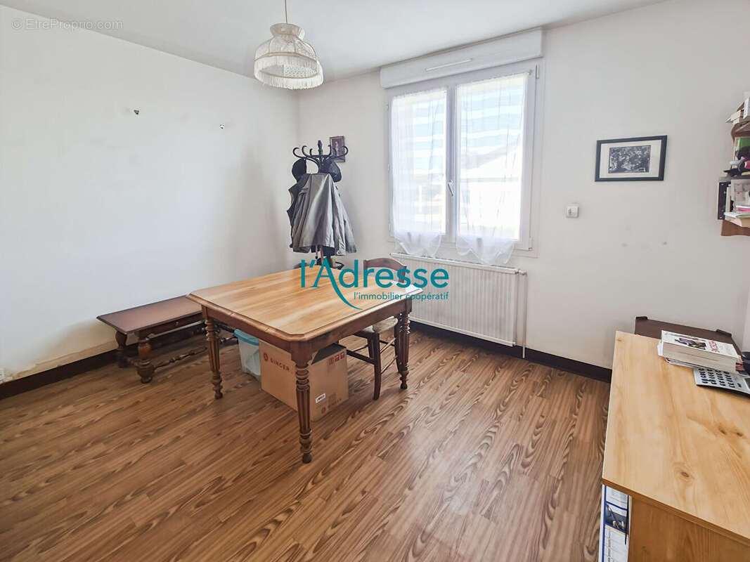 Maison à MONTREVAULT