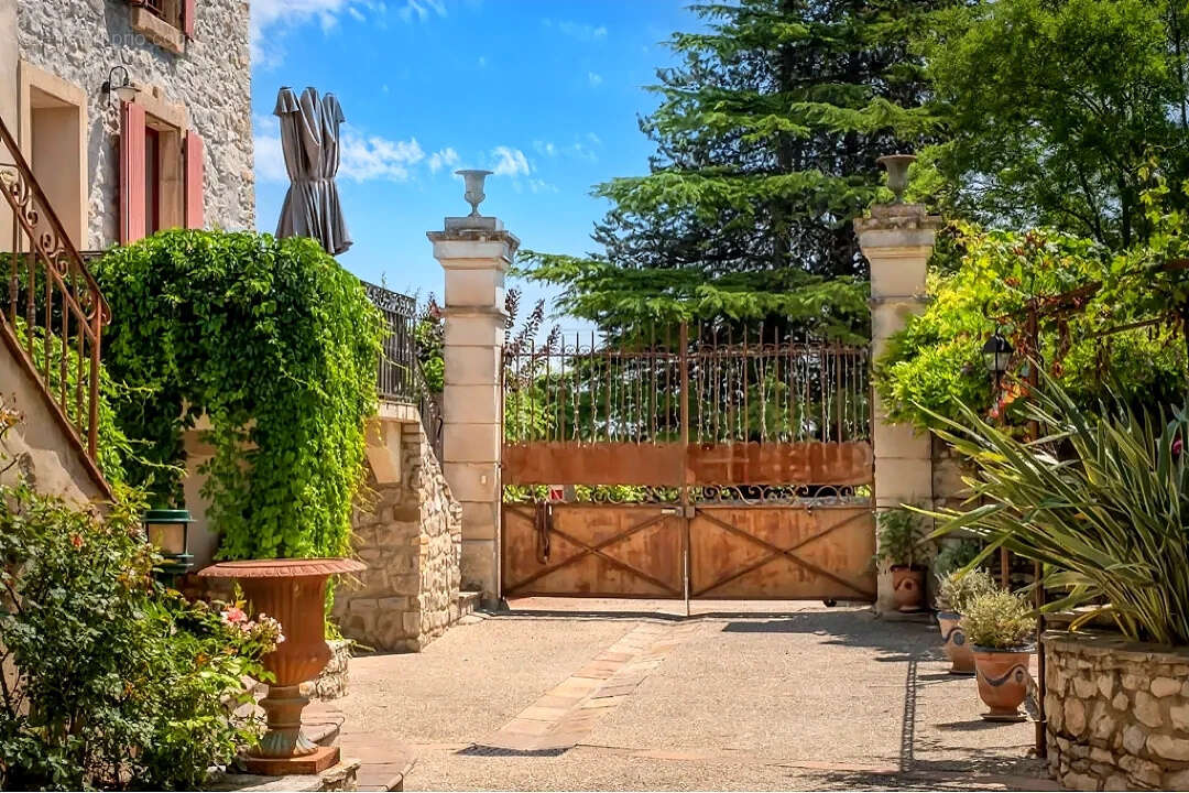 Maison à SAINT-JEAN-DE-SERRES