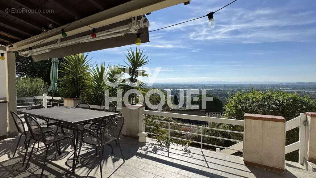 Maison à LES ANGLES