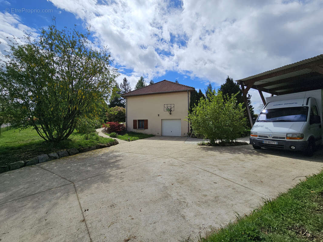 Maison à BOURGANEUF