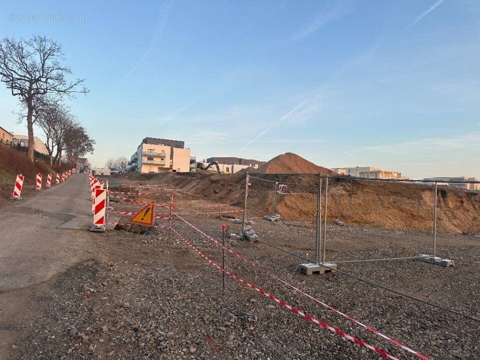 Terrain à MONTIGNY-LES-METZ