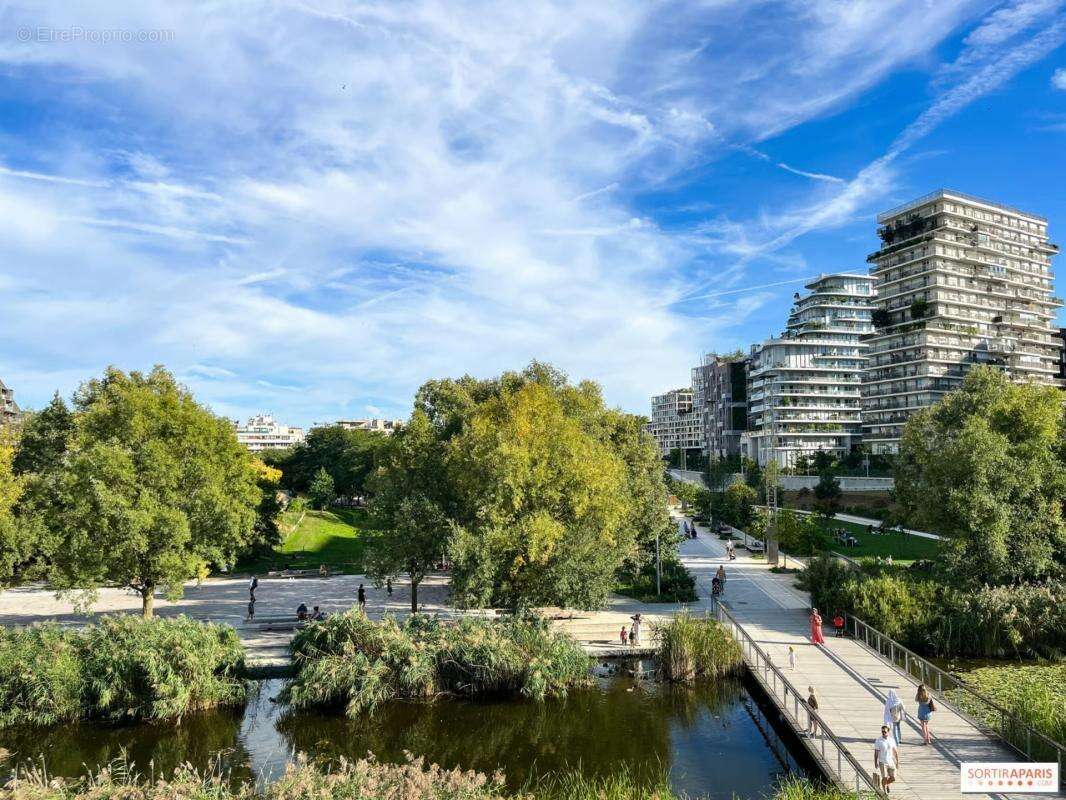 Paris 17e – Rue Truffaut / Batignolles – 2 pièces au calme, rénové, meublé et prêt à vivre - photo 16