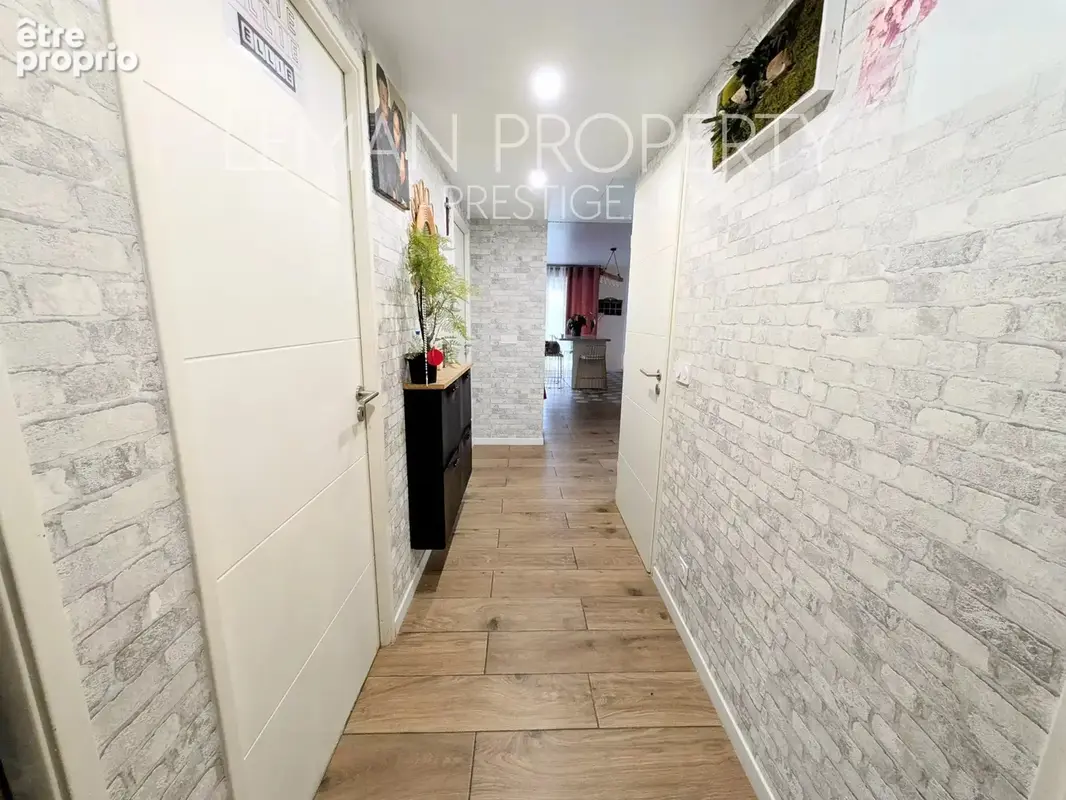 T4 en rez de jardin de 80 m2 avec(en SUS) garage double - photo 10