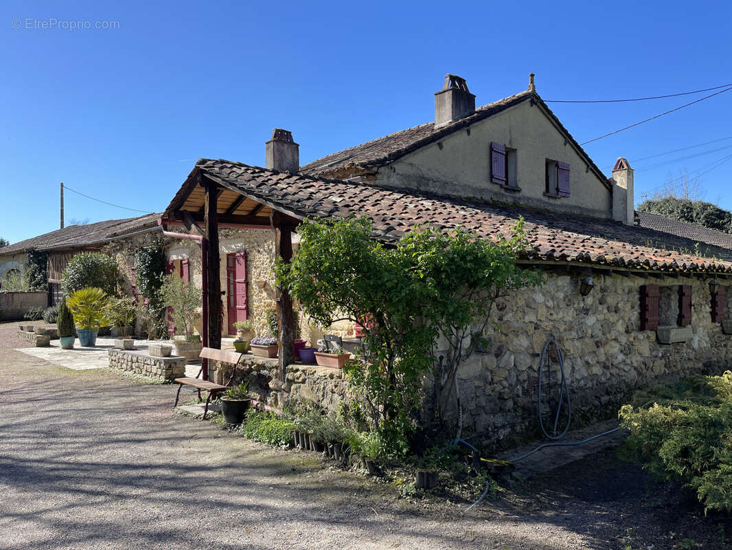 Maison à SAINT-JEAN-D'ATAUX