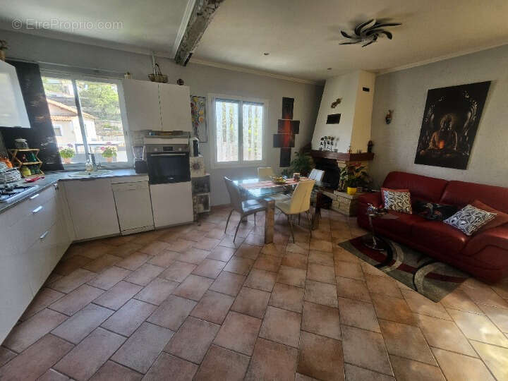 Appartement à MARSEILLE-12E