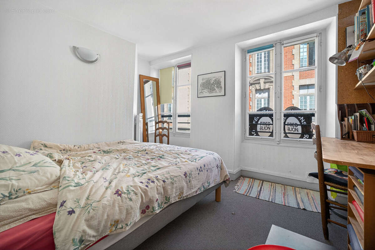 Appartement à PARIS-10E