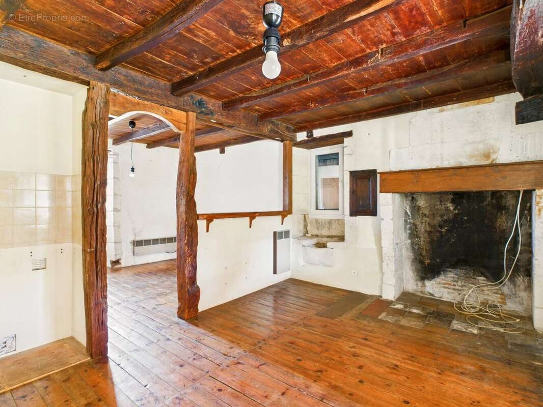 Maison à BERTRIC-BUREE