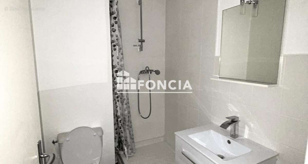 Maison à LES BORDES