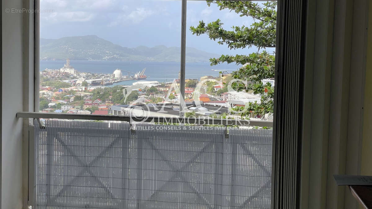Appartement T4 avec travaux avec garage fermé et vue mer  - FORT-DE-FRANCE - photo 12