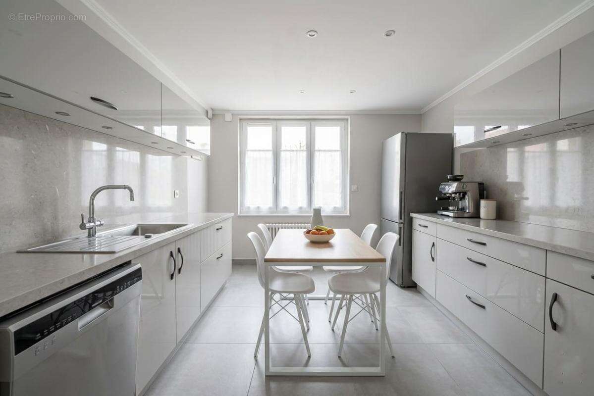 Maison à CHAVANOZ