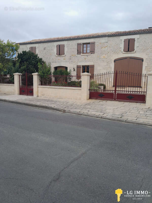 Maison à MARIGNAC
