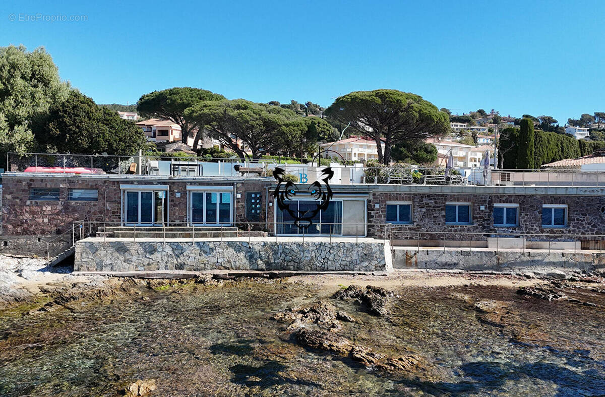 Maison à LES ISSAMBRES