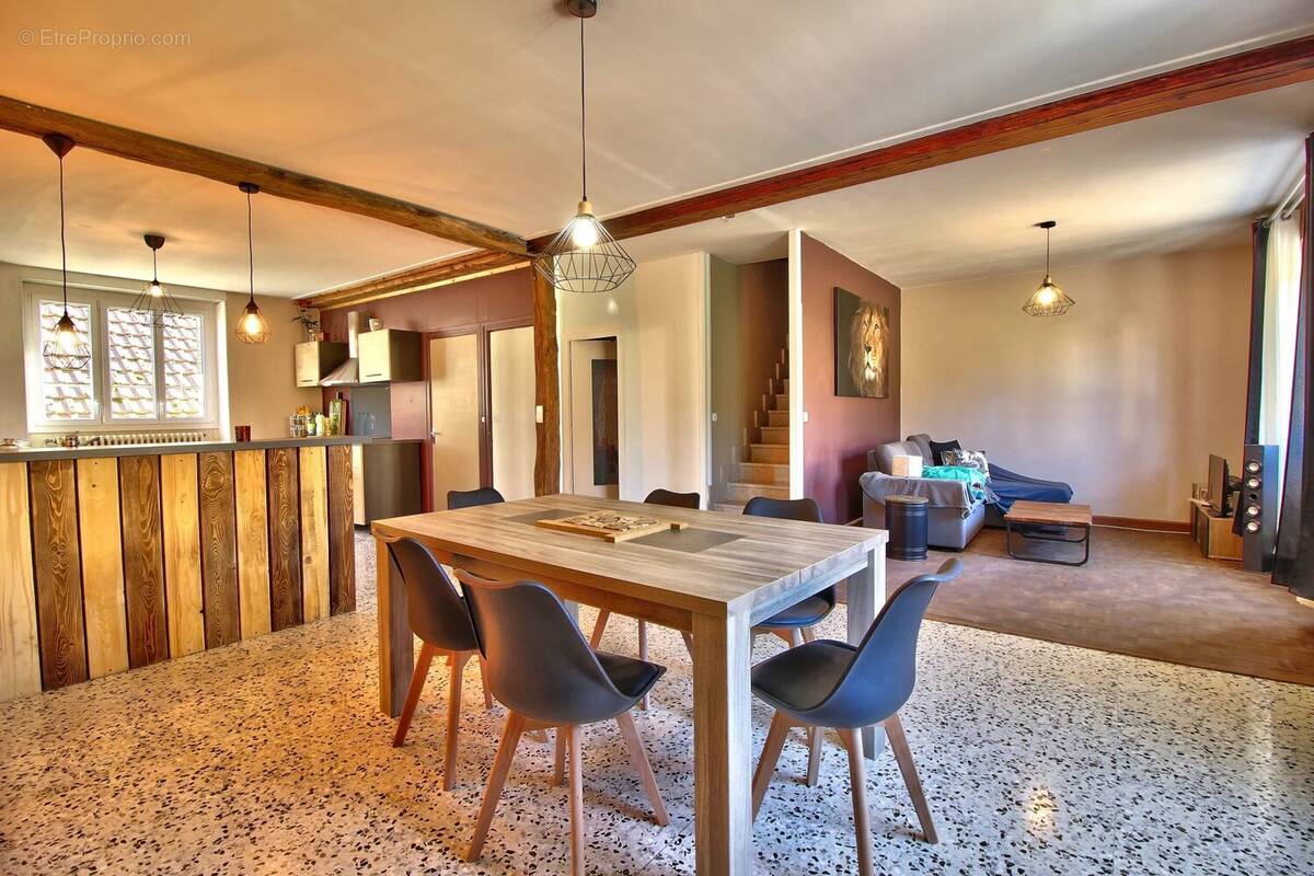 Maison à CHATELLENOT