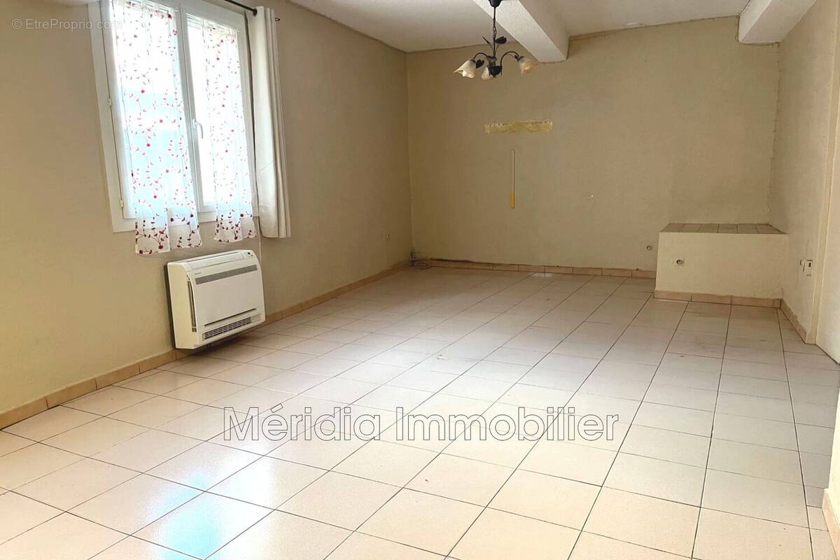 Maison 208 m² à Millas  - photo 2