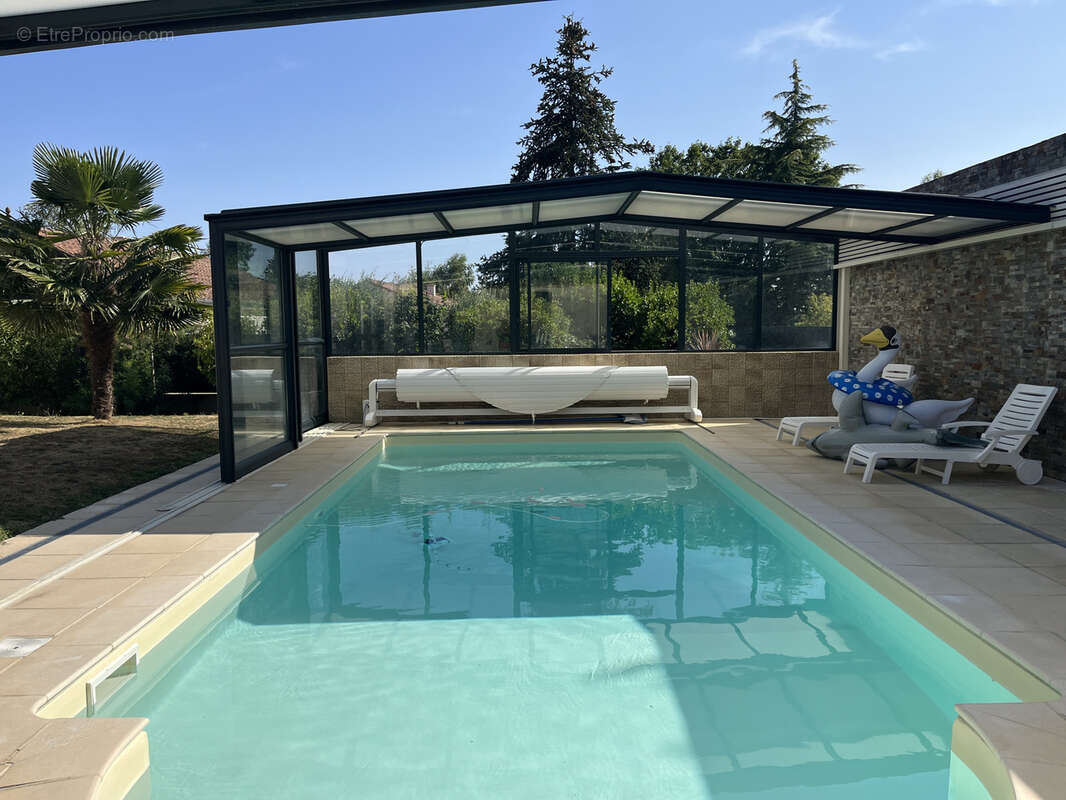 Bourg du CELLIER -  Belle maison plain pied  - 200 m2 - 8 pièces - piscine - photo 17