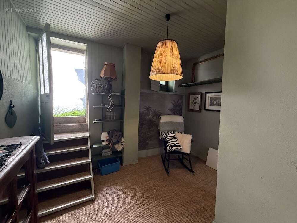Authentique maison en pierre avec petit terrain de 375 M2 entièr - photo 12